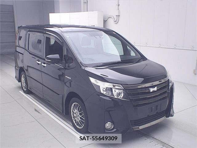 Toyota NOAH 2017 8722688-0
