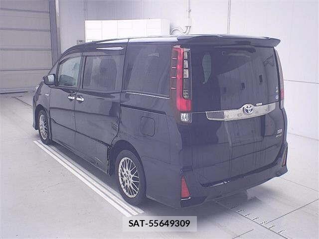 Toyota NOAH 2017 8722688-1