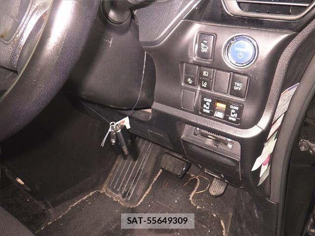Toyota NOAH 2017 8722688-9