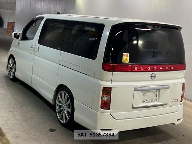 Nissan ELGRAND 2010 8709537-1