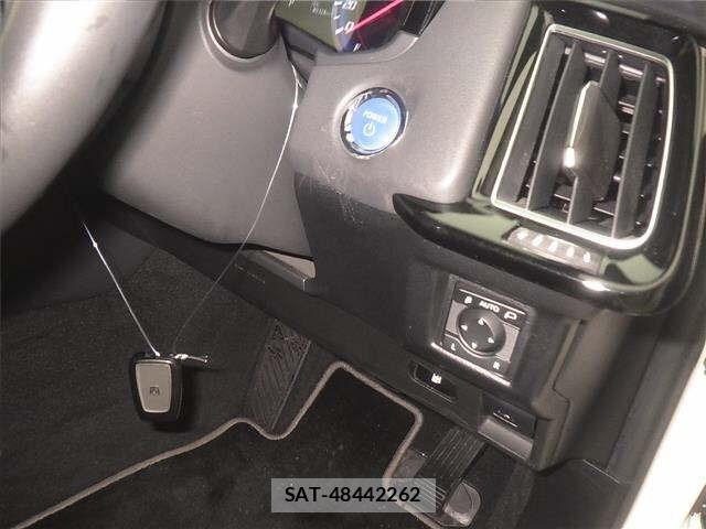 Toyota CROWN 2022 8734637-8