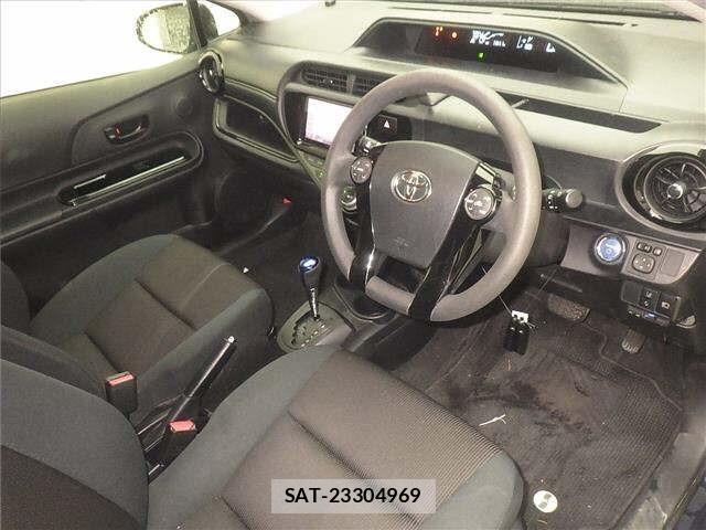Toyota AQUA 2016 8722611-3
