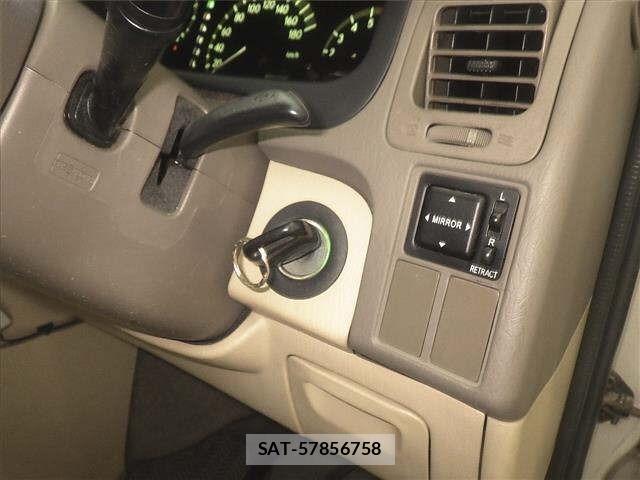 Toyota GRANVIA 1999 8825502-8