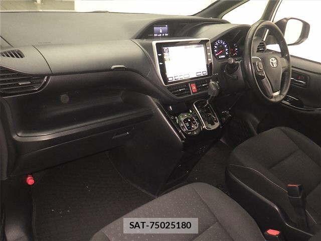 Toyota NOAH 2017 8722689-4