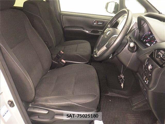 Toyota NOAH 2017 8722689-5