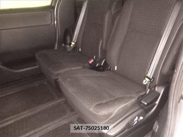 Toyota NOAH 2017 8722689-7
