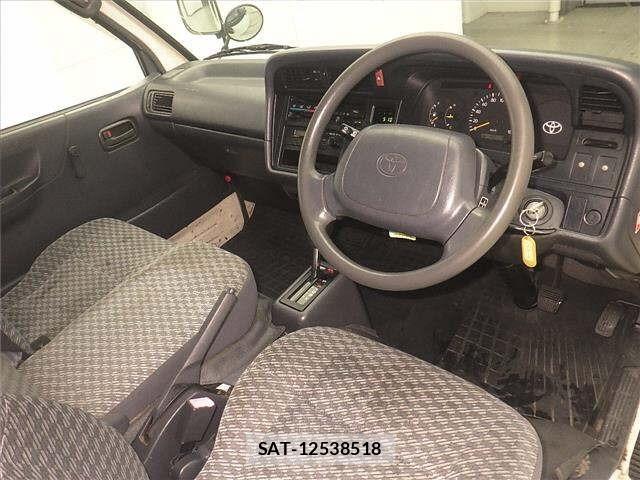 Toyota HIACE VAN 2004 8759867-3