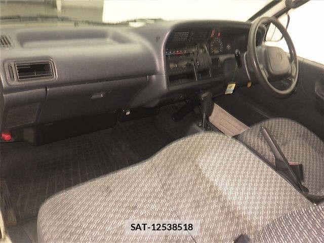 Toyota HIACE VAN 2004 8759867-4