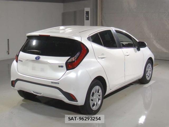 Toyota AQUA 2021 8763125-1