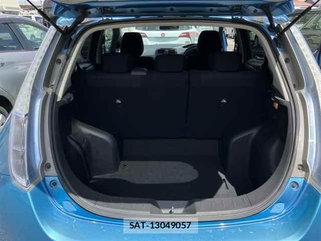 Nissan LEAF 2014 8748211-10
