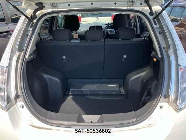 Nissan LEAF 2017 8929128-10