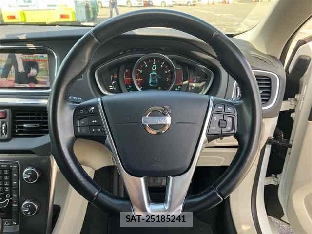Volvo V40 2013 8939650-3