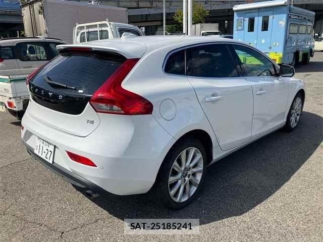 Volvo V40 2013 8939650-5