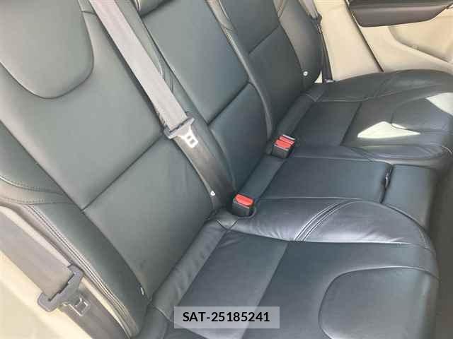 Volvo V40 2013 8939650-8