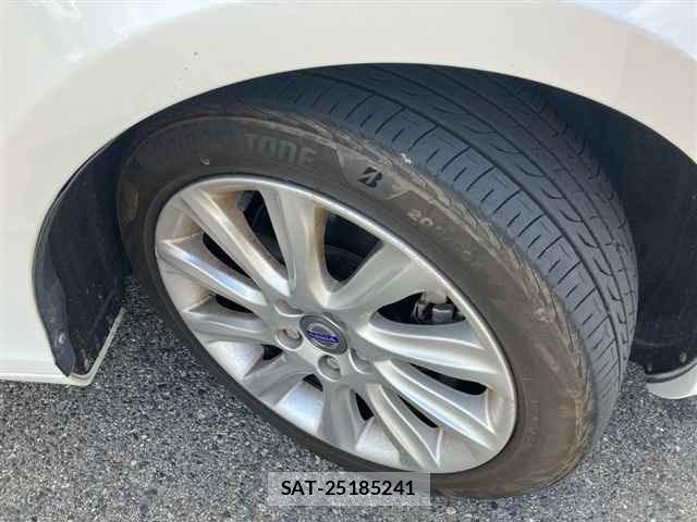 Volvo V40 2013 8939650-9