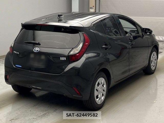 Toyota AQUA 2022 8682906-1