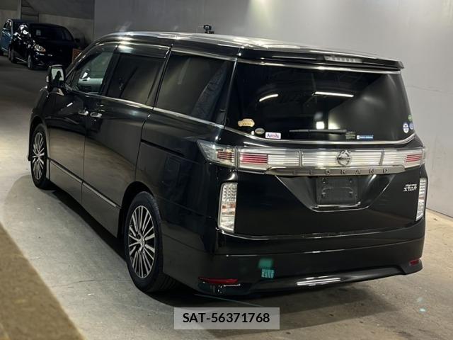Nissan ELGRAND 2017 8908979-1