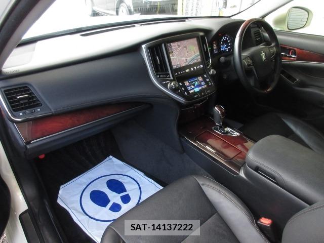 Toyota CROWN MAJESTA 2014 8710997-11