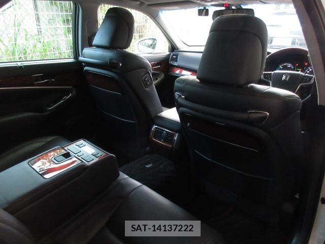 Toyota CROWN MAJESTA 2014 8710997-8
