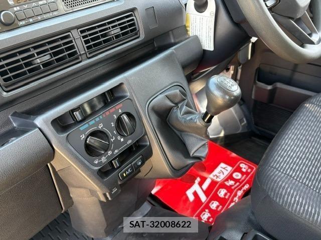Daihatsu HIJET VAN 2022 8858388-17