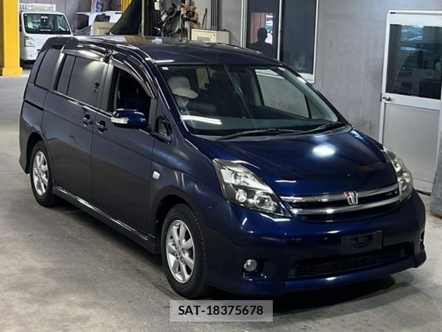 Toyota ISIS 2010 8947801-4