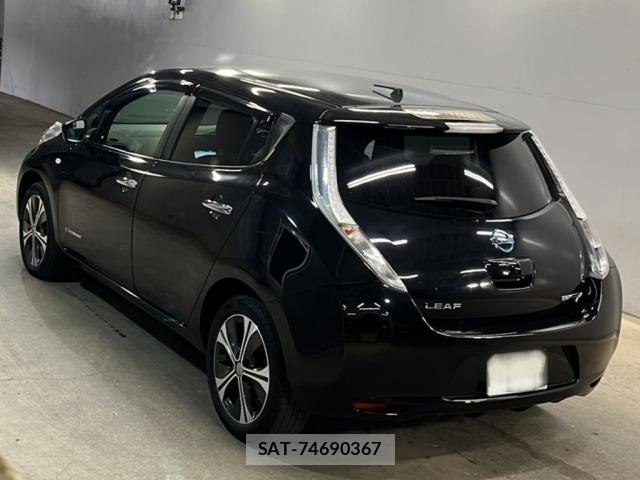 Nissan LEAF 2016 8824954-1