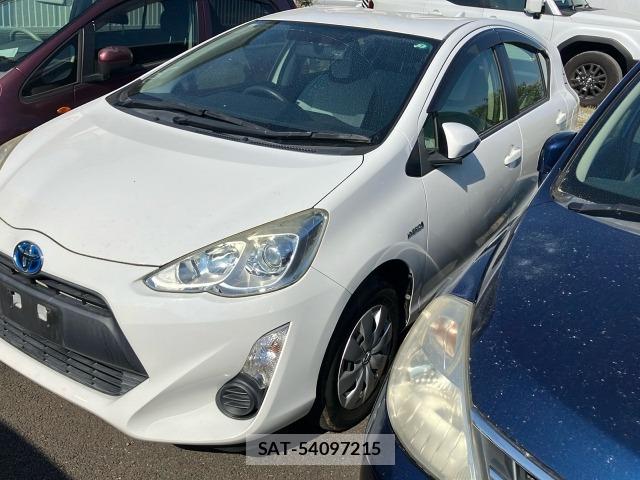 Toyota AQUA 2015 8704696-1