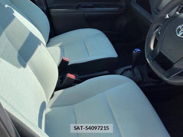 Toyota AQUA 2015 8704696-10