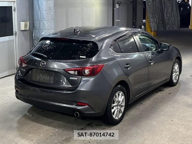 Mazda AXELA 2018 8823334-5